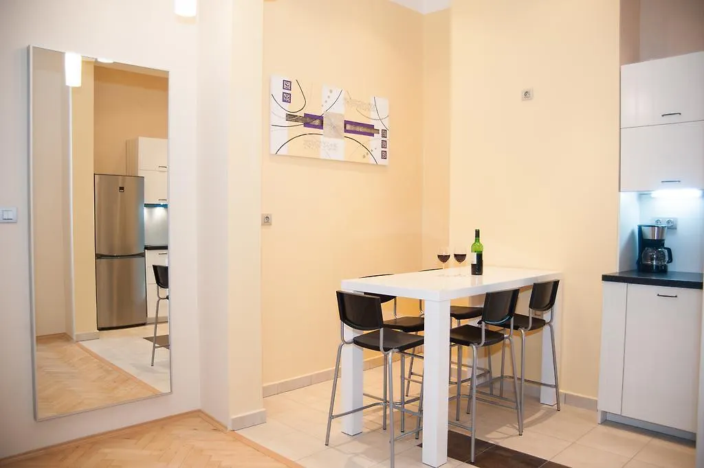 Apartmán 4Bdr Meeting Point By Ruterra Praha
