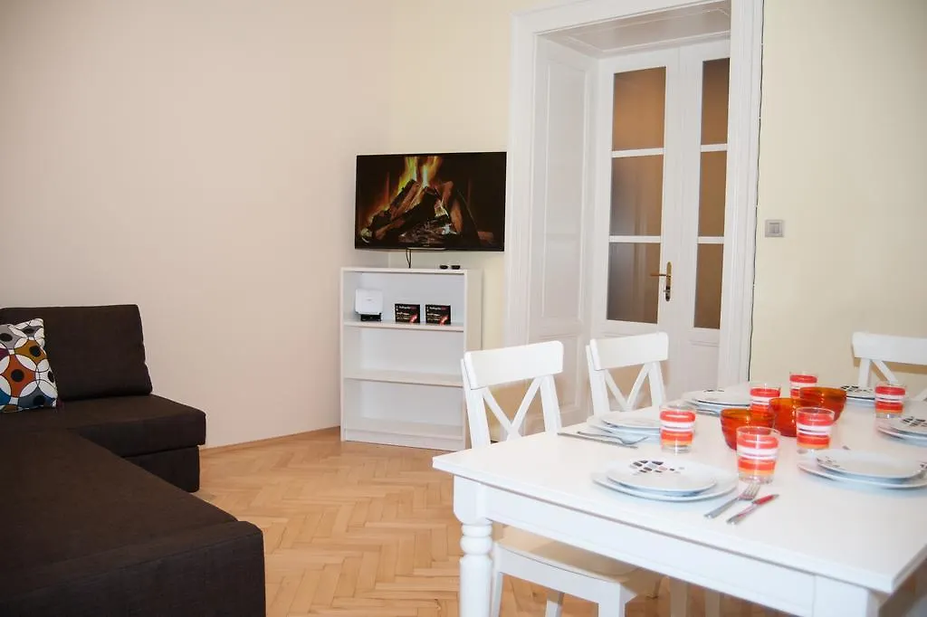 Apartmán 4Bdr Meeting Point By Ruterra Praha
