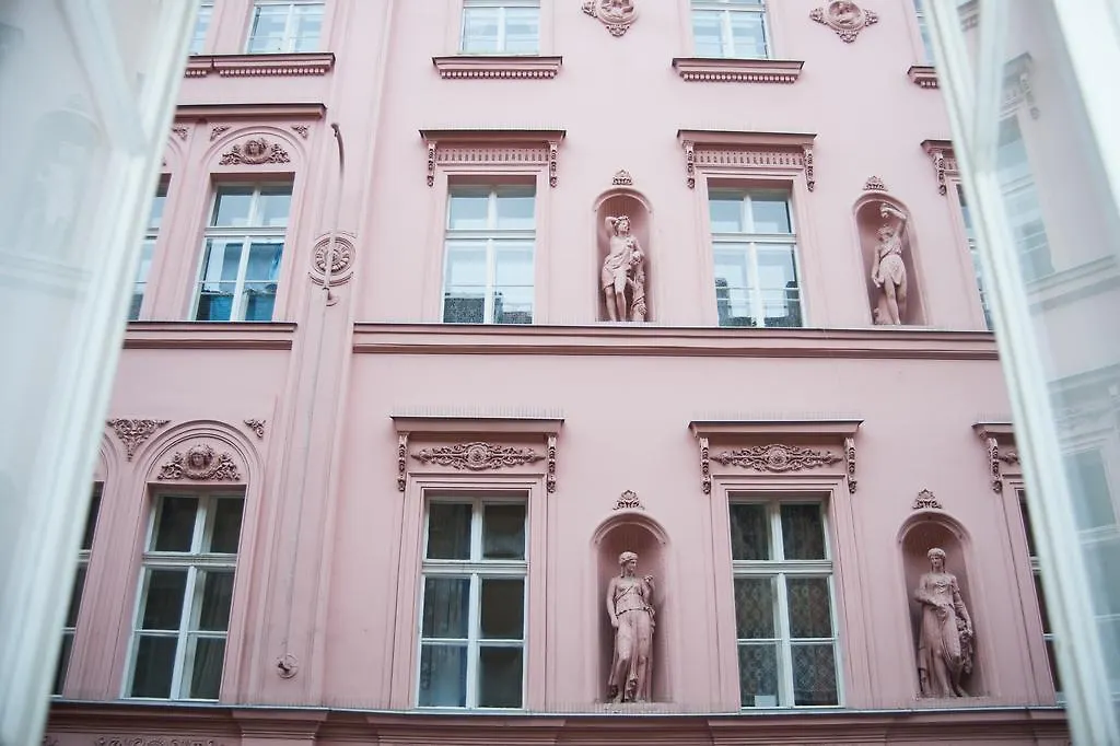 Apartmán 4Bdr Meeting Point By Ruterra Praha